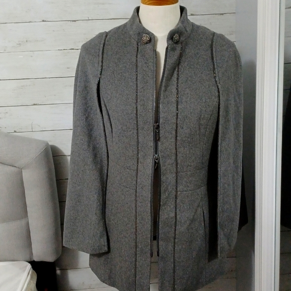 White House Black Market Smoked Pearl Ball Chain-Trim Cape Womens Small - Picture 11 of 11